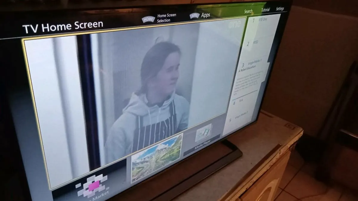 Smart TV Panasonic - Image 1