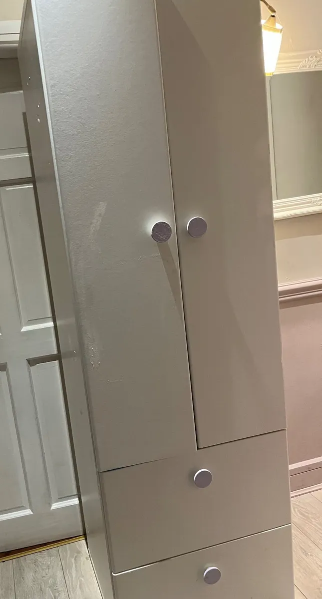 Wardrobe - small ( ikea) - Image 4