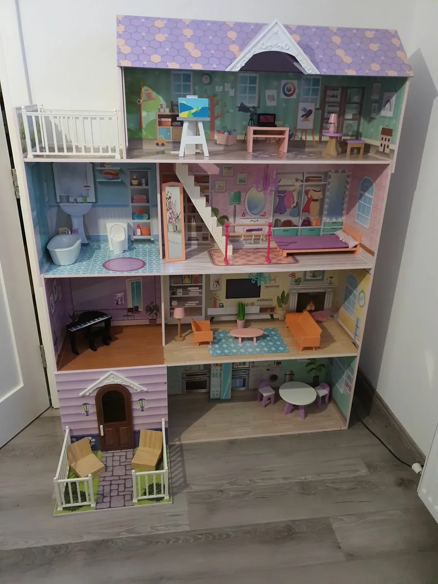 Lillie's Wooden Dolls House - Image 2