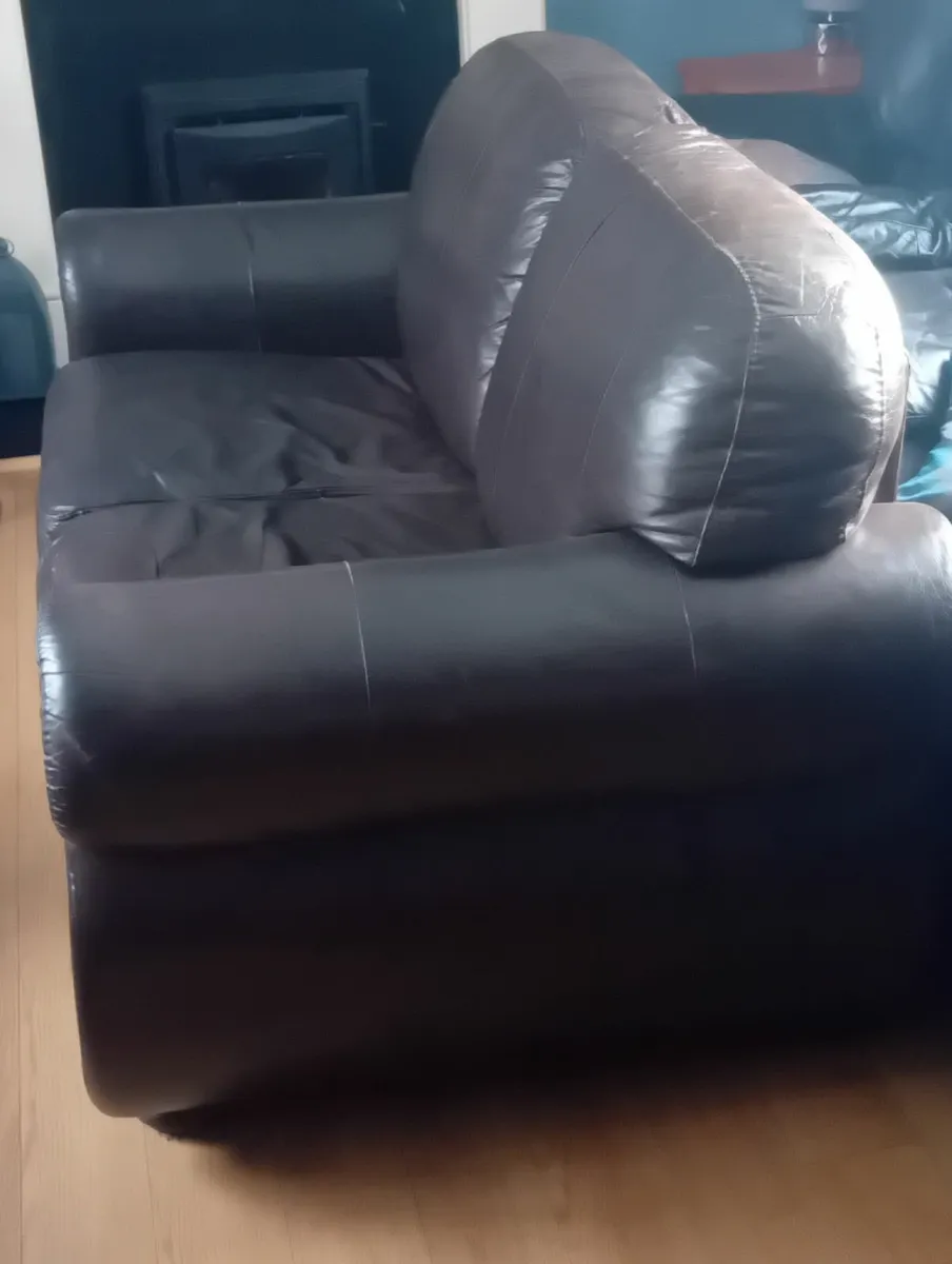 Couch - Image 4