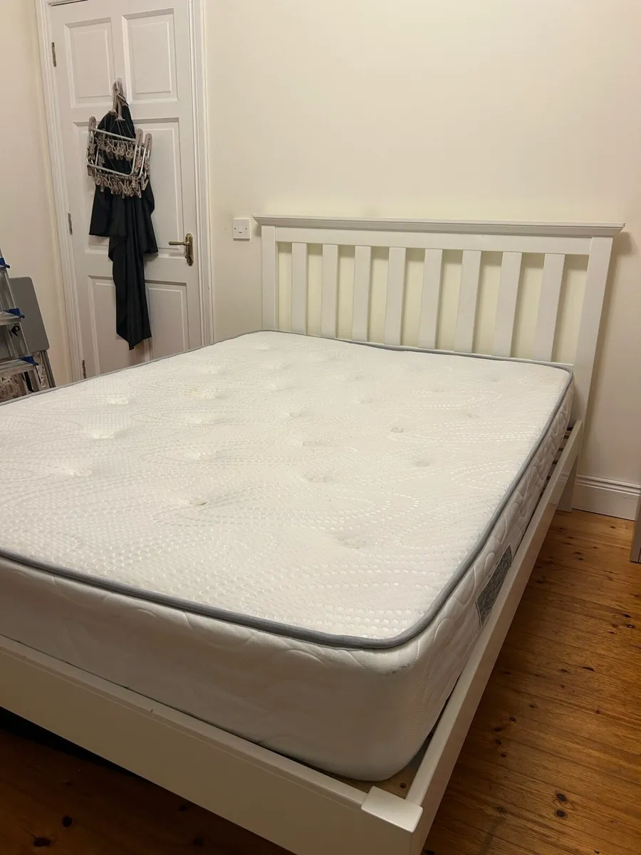 4'6 white bed frame and mattress - Image 3