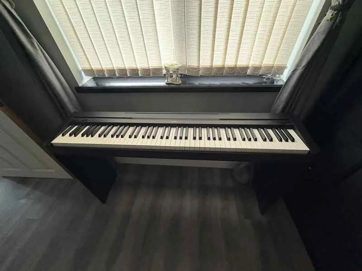 Yamaha P35 digital piano - Image 1