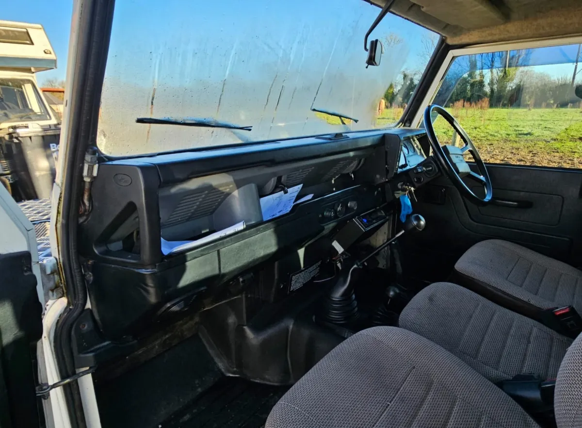 Land Rover Defender 1985 - Image 3