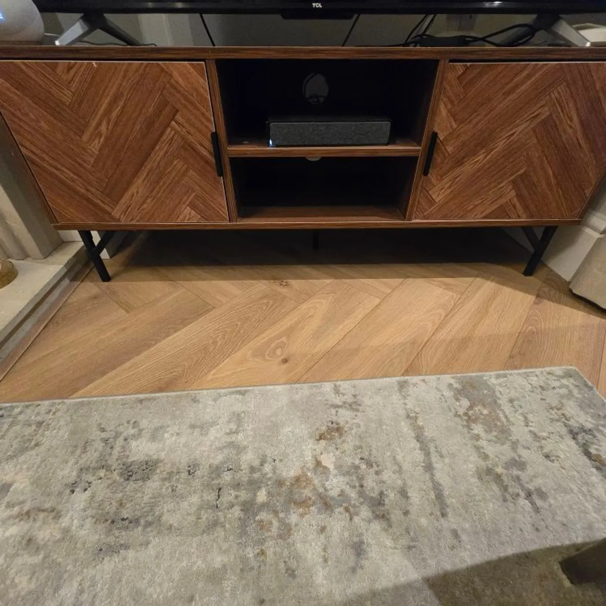 TV Unit & Matching 6 Drawer Chest of drawers - Image 1