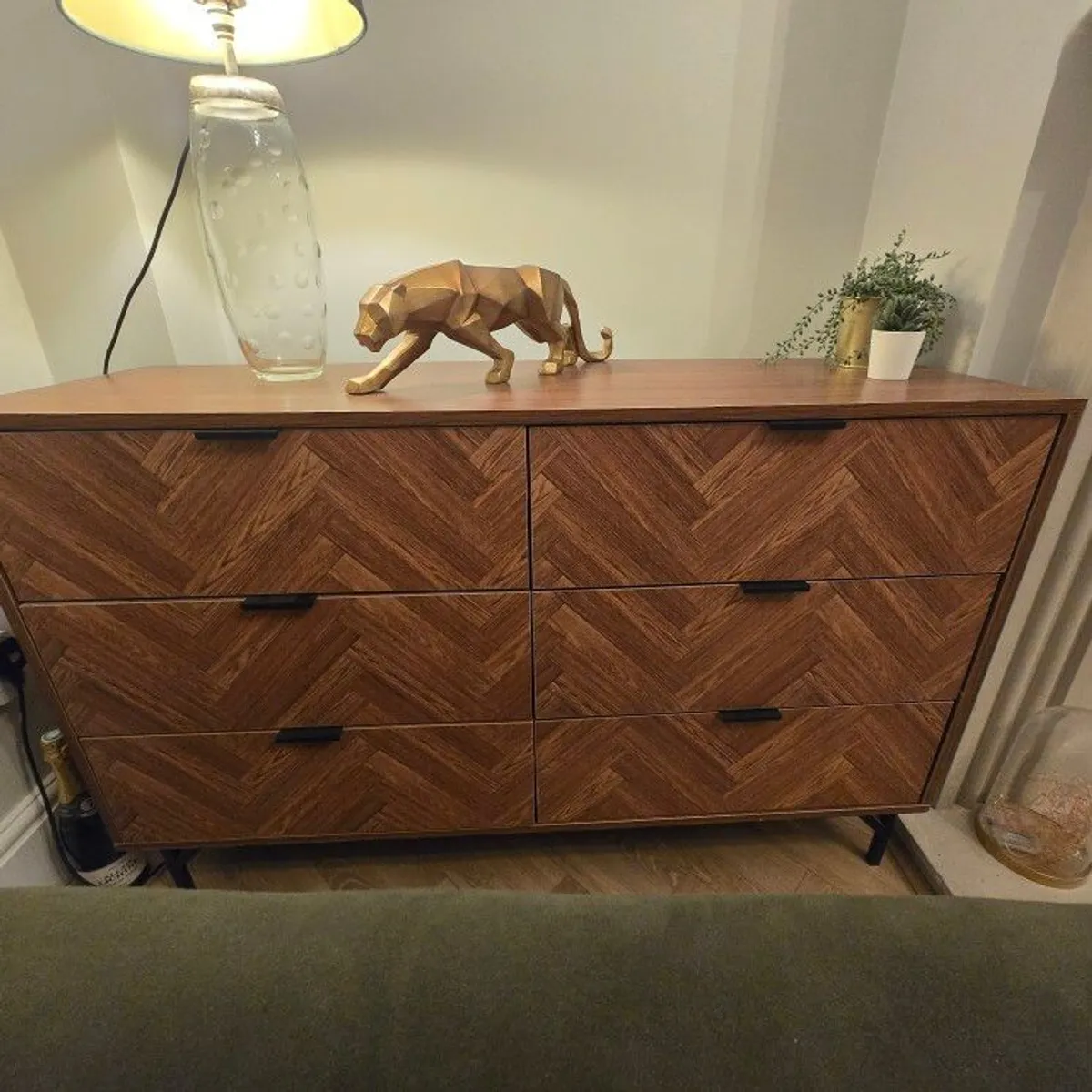 TV Unit & Matching 6 Drawer Chest of drawers - Image 4