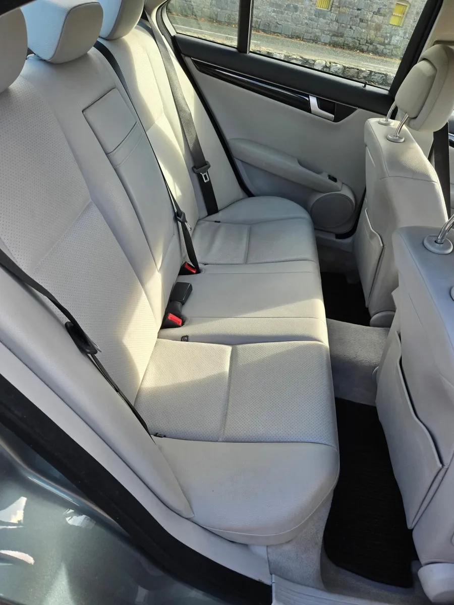 Mercedes-Benz C-Class 2012 - Image 4