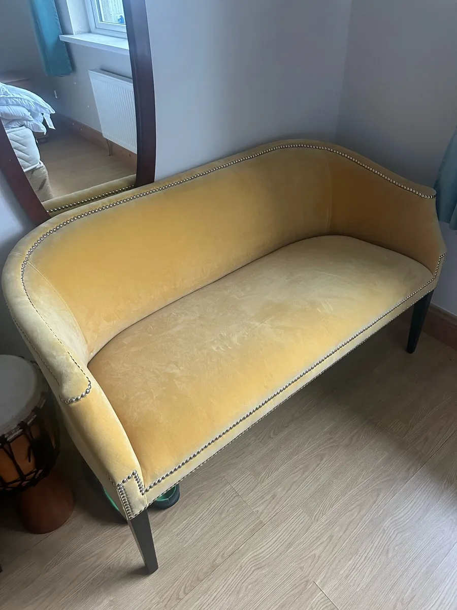 Dressing room chair - Image 2