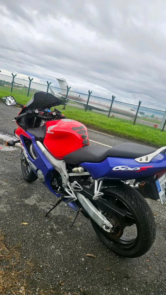 Honda cbr - Image 3