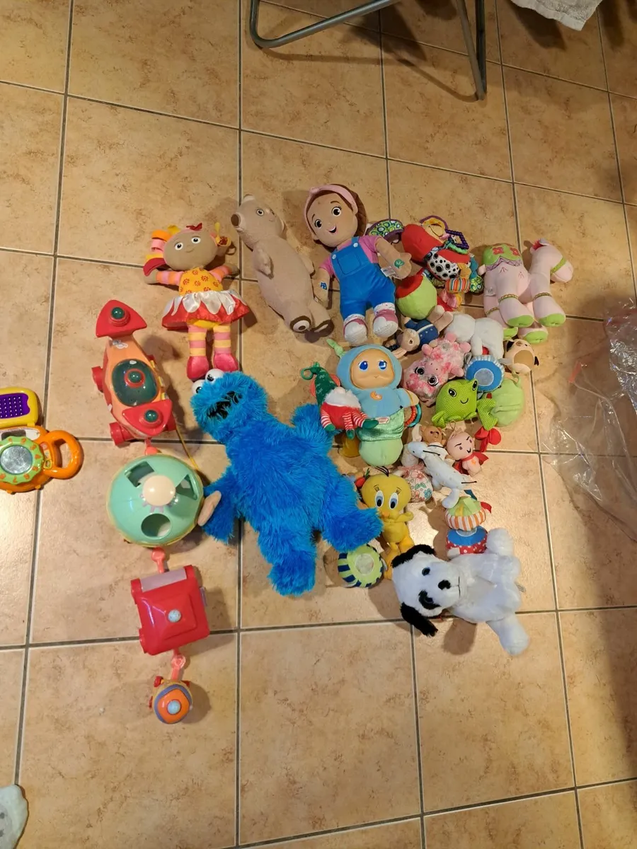 Free toys - Image 1