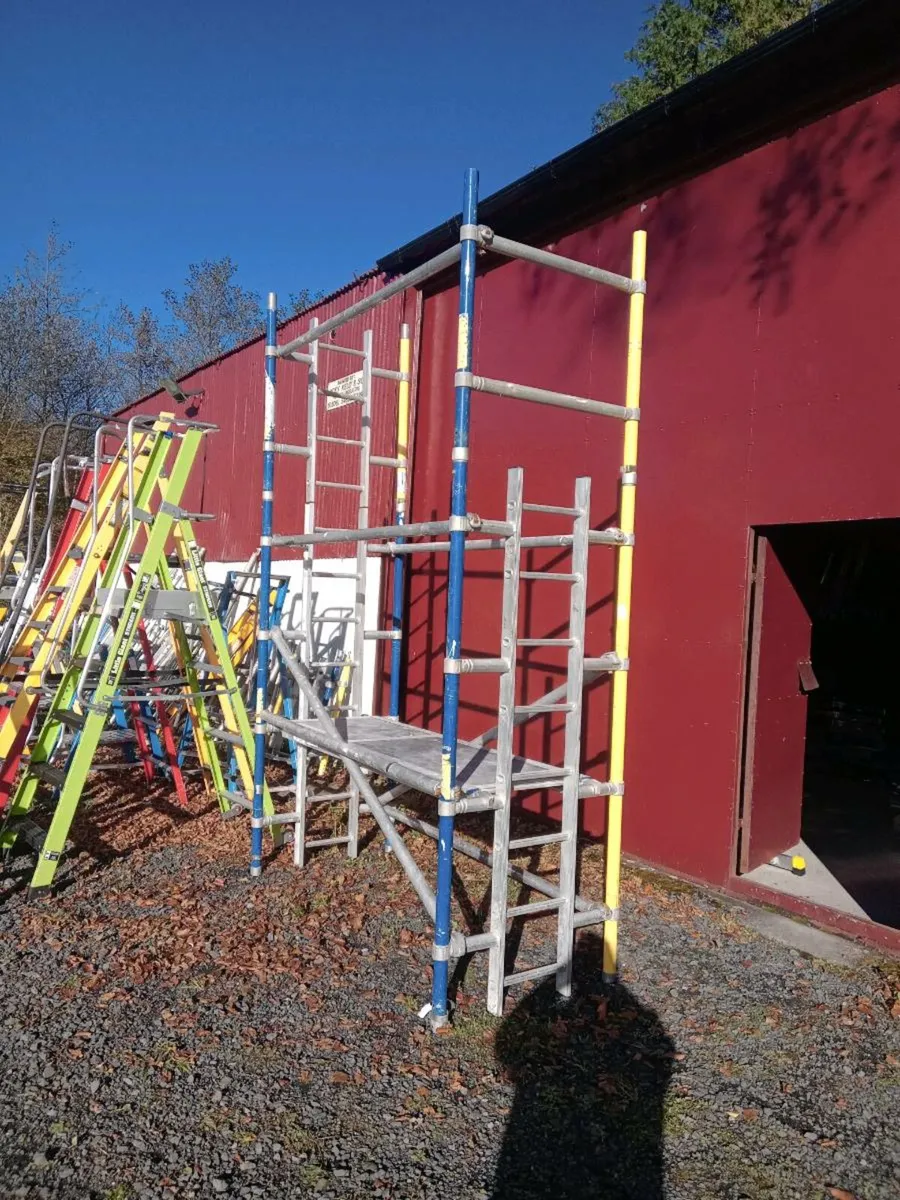 Aluminium scaffolding towers - Image 1