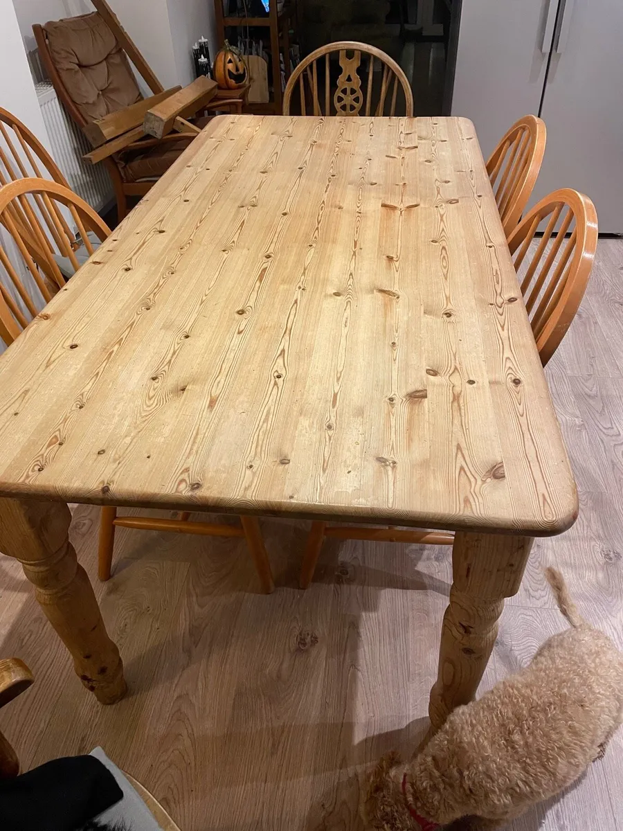 Kitchen table - Image 1