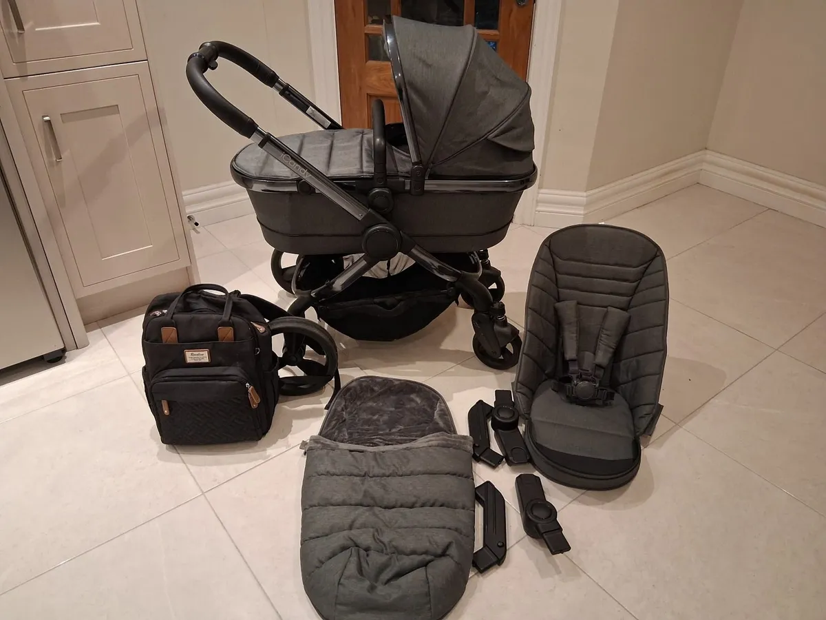 Baby equipment - Image 1