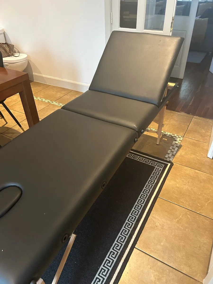 Massage / beauty bed - Image 1