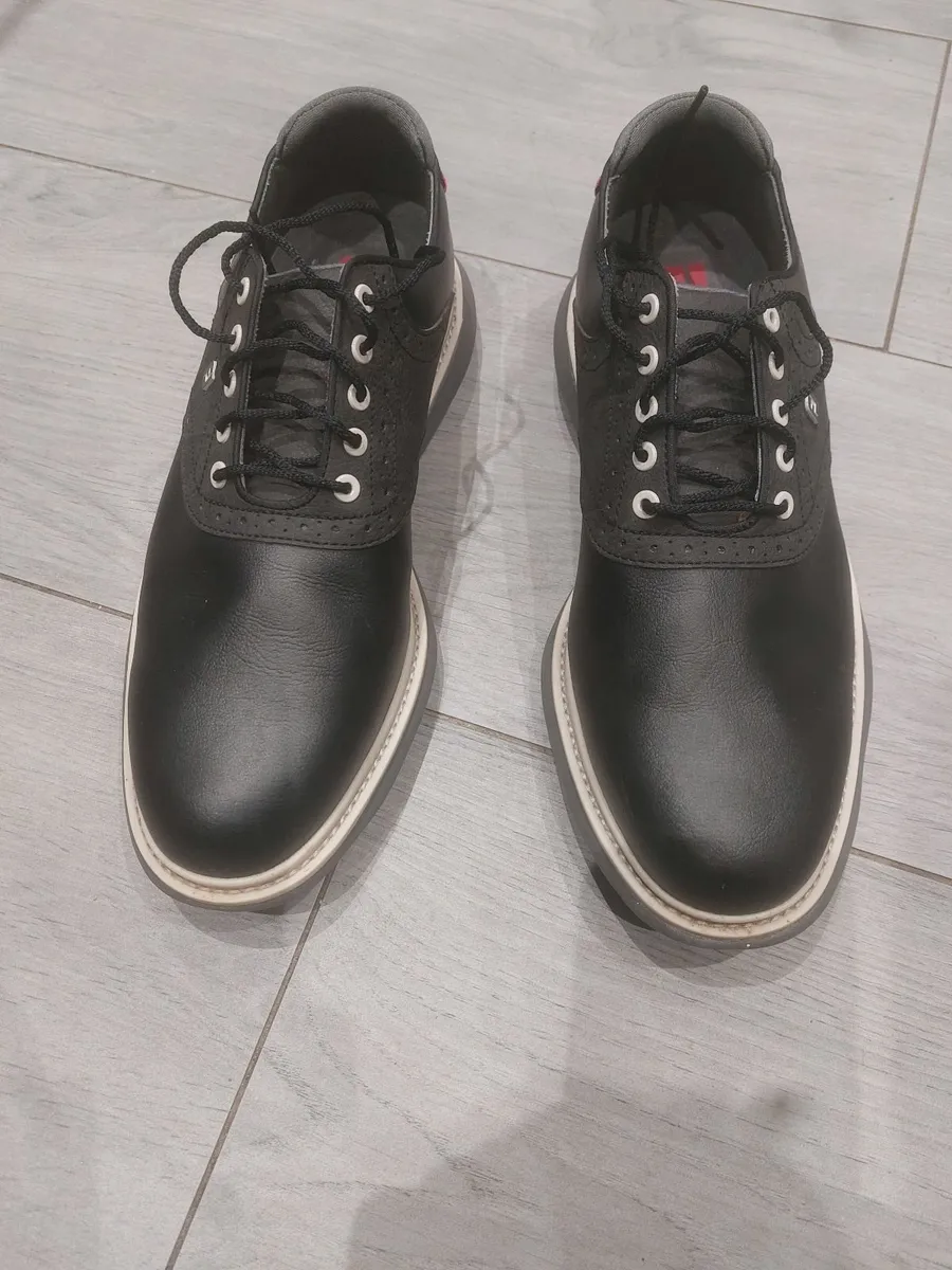 Golf shoes - Image 1