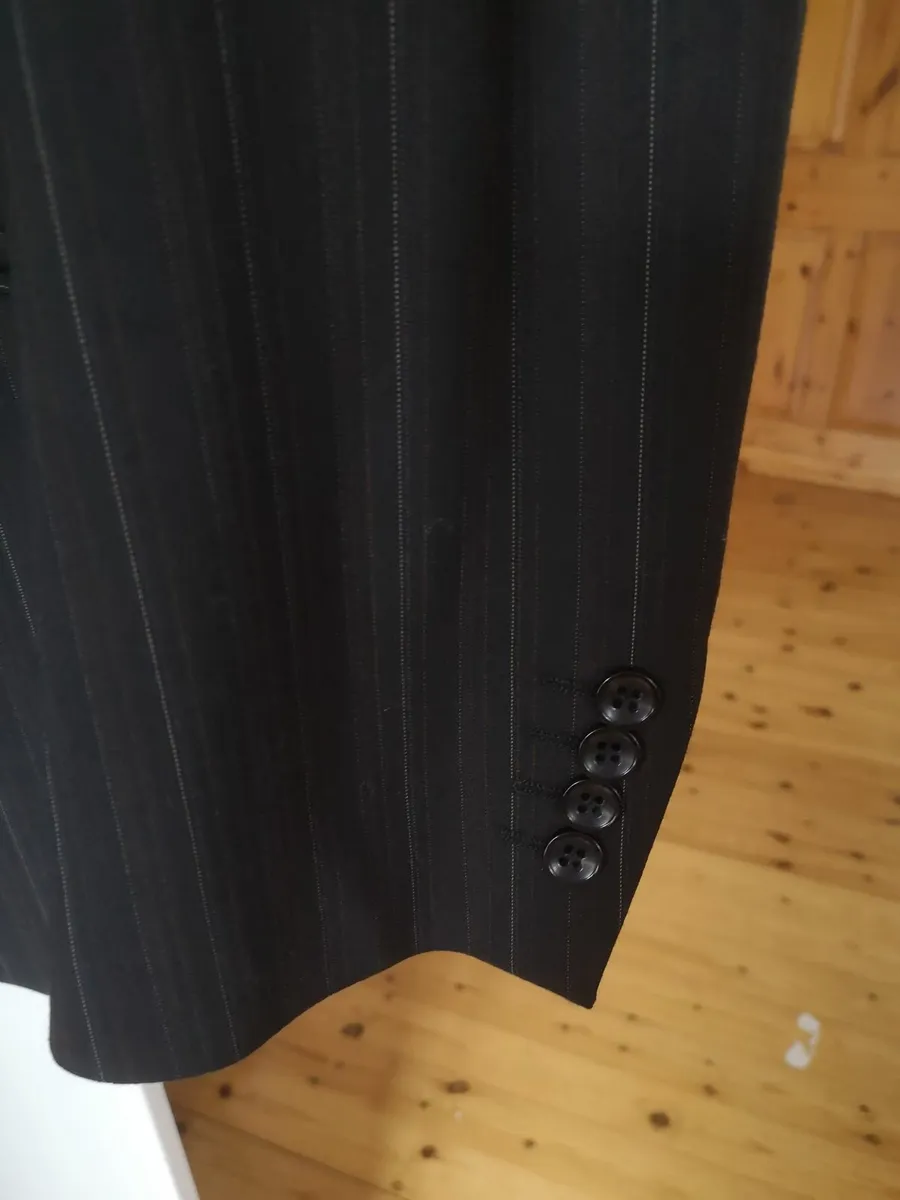 Men's suit - Image 3