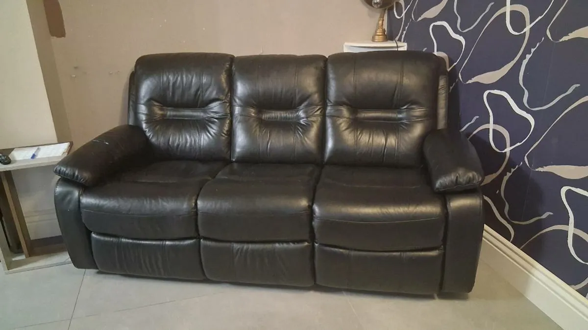 3 seater recliner - Image 1