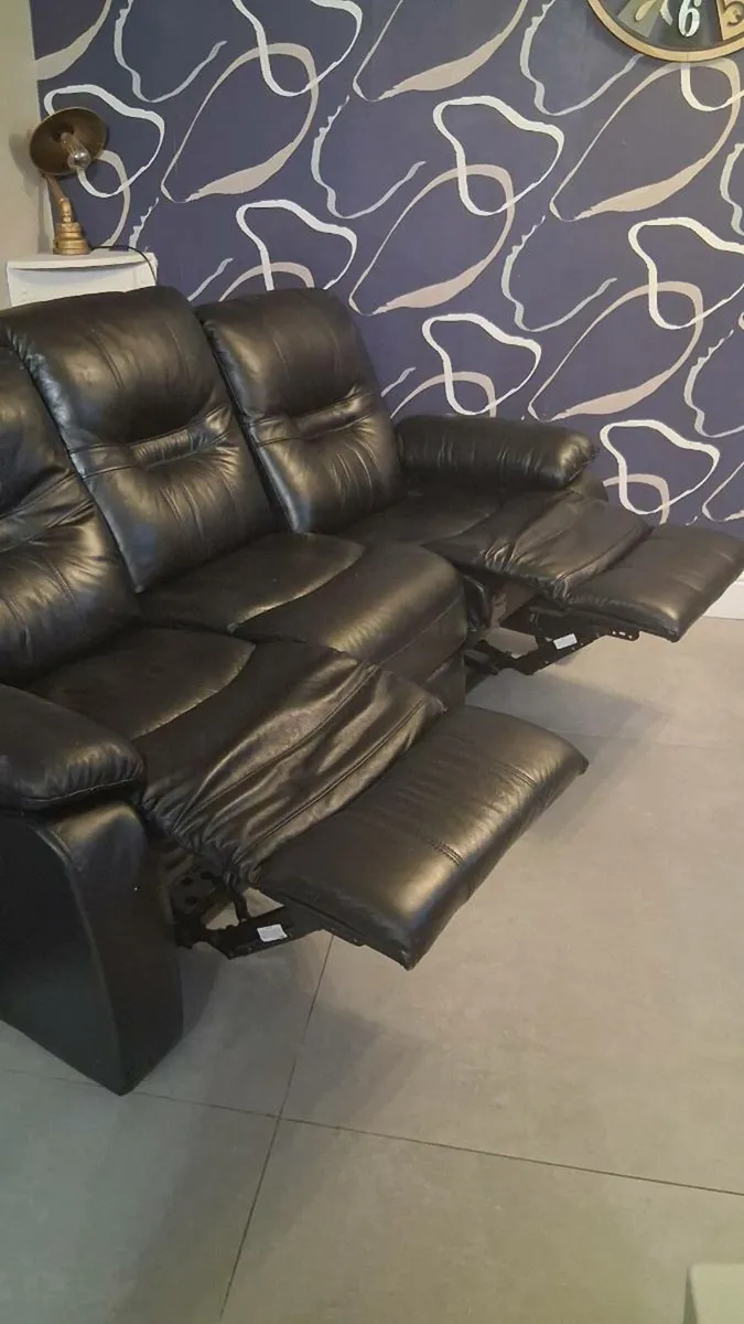 3 seater recliner - Image 2