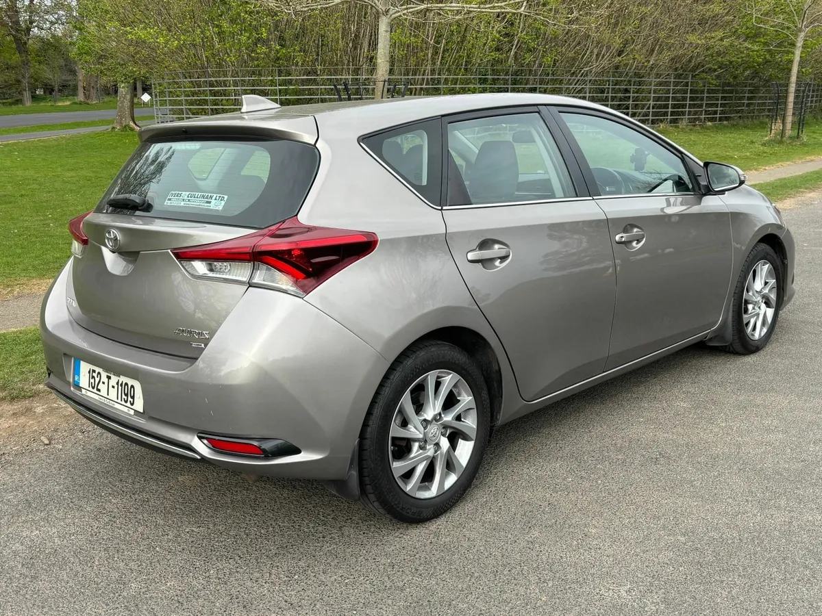 Toyota Auris 2015 - Image 3