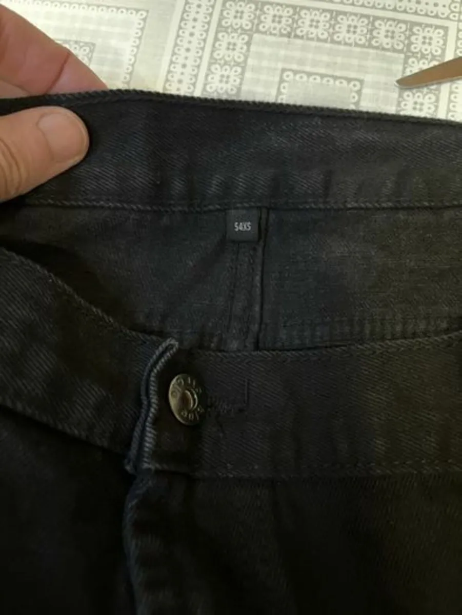 2 Pairs of EXTRA LARGE Jeans. 15e each. 54 Waist. - Image 4