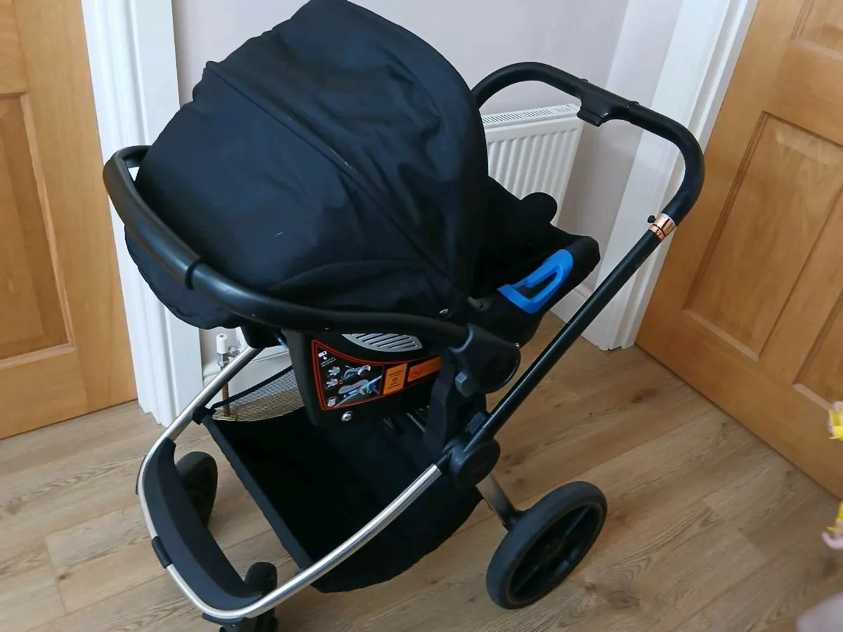 3 and 1 travel system - Image 1