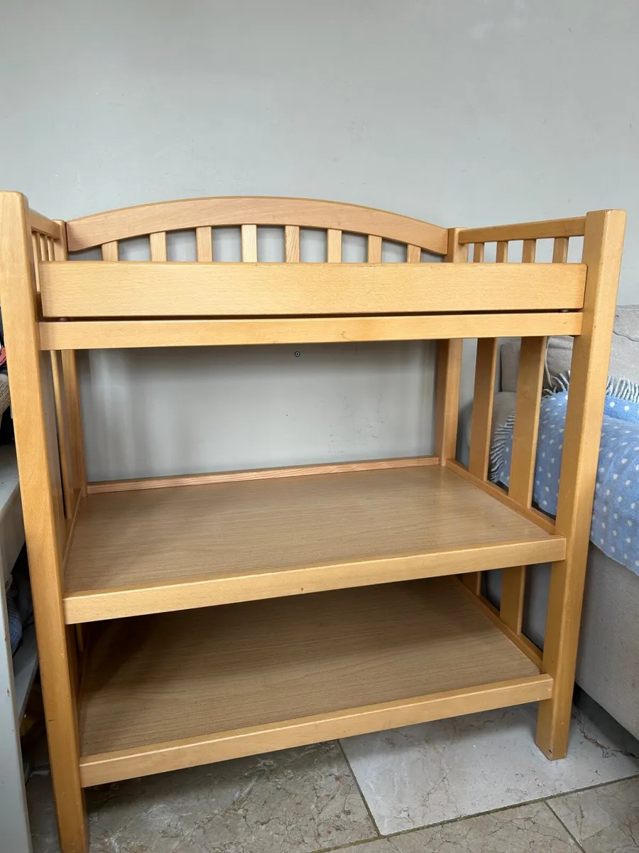 Baby changing station - Image 3