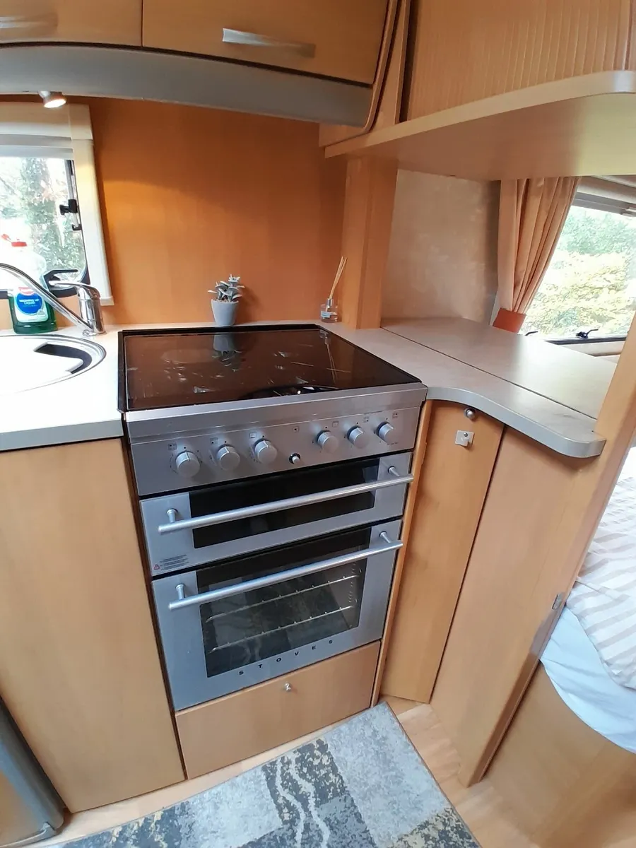 Caravan - Image 2