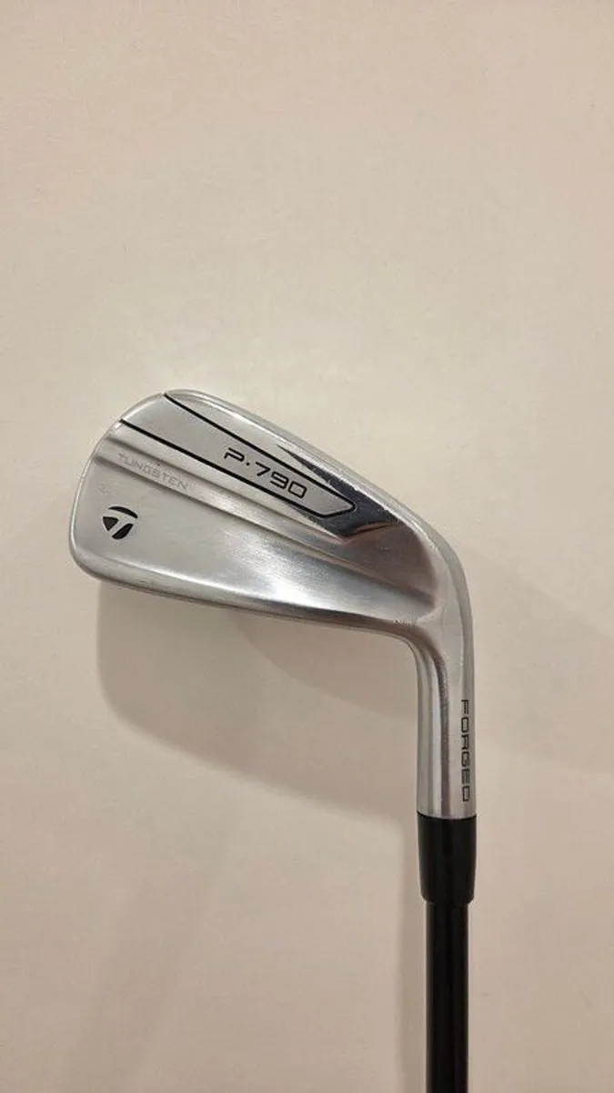 Taylormade P790 - 2iron - Image 1