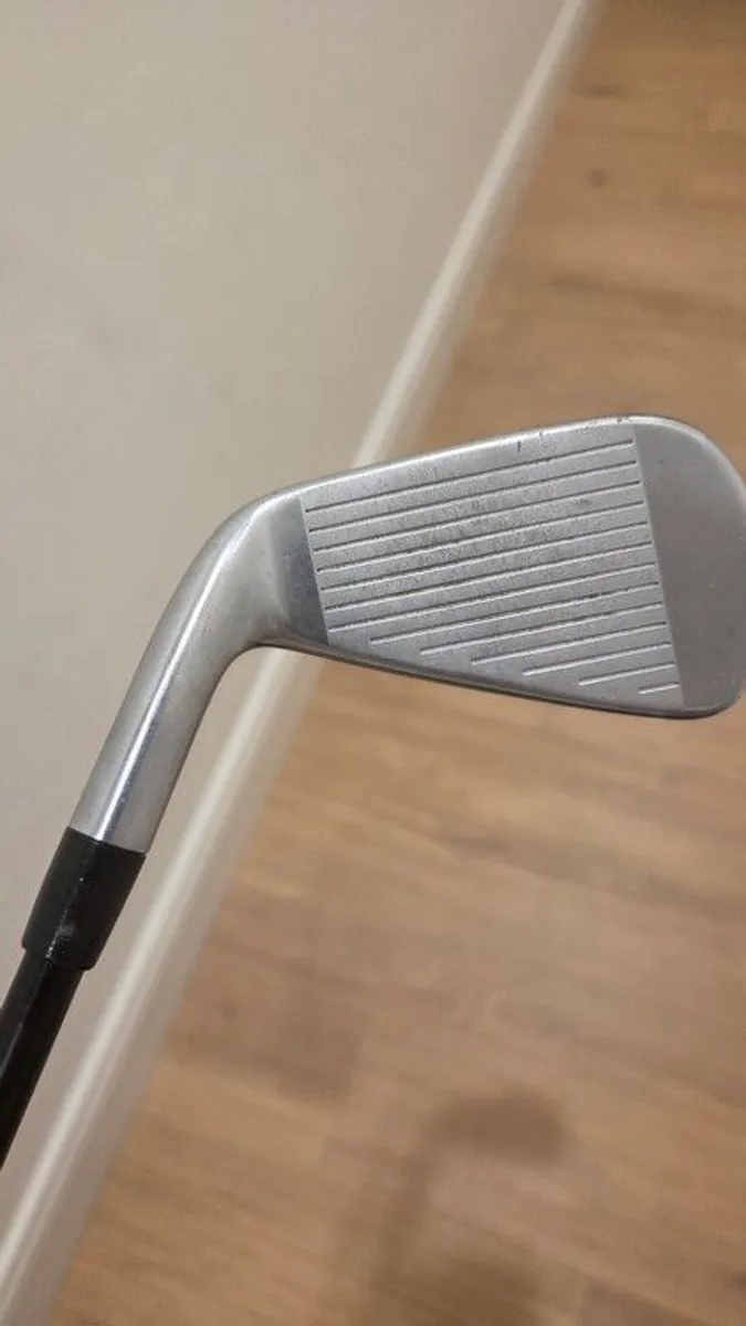 Taylormade P790 - 2iron - Image 3
