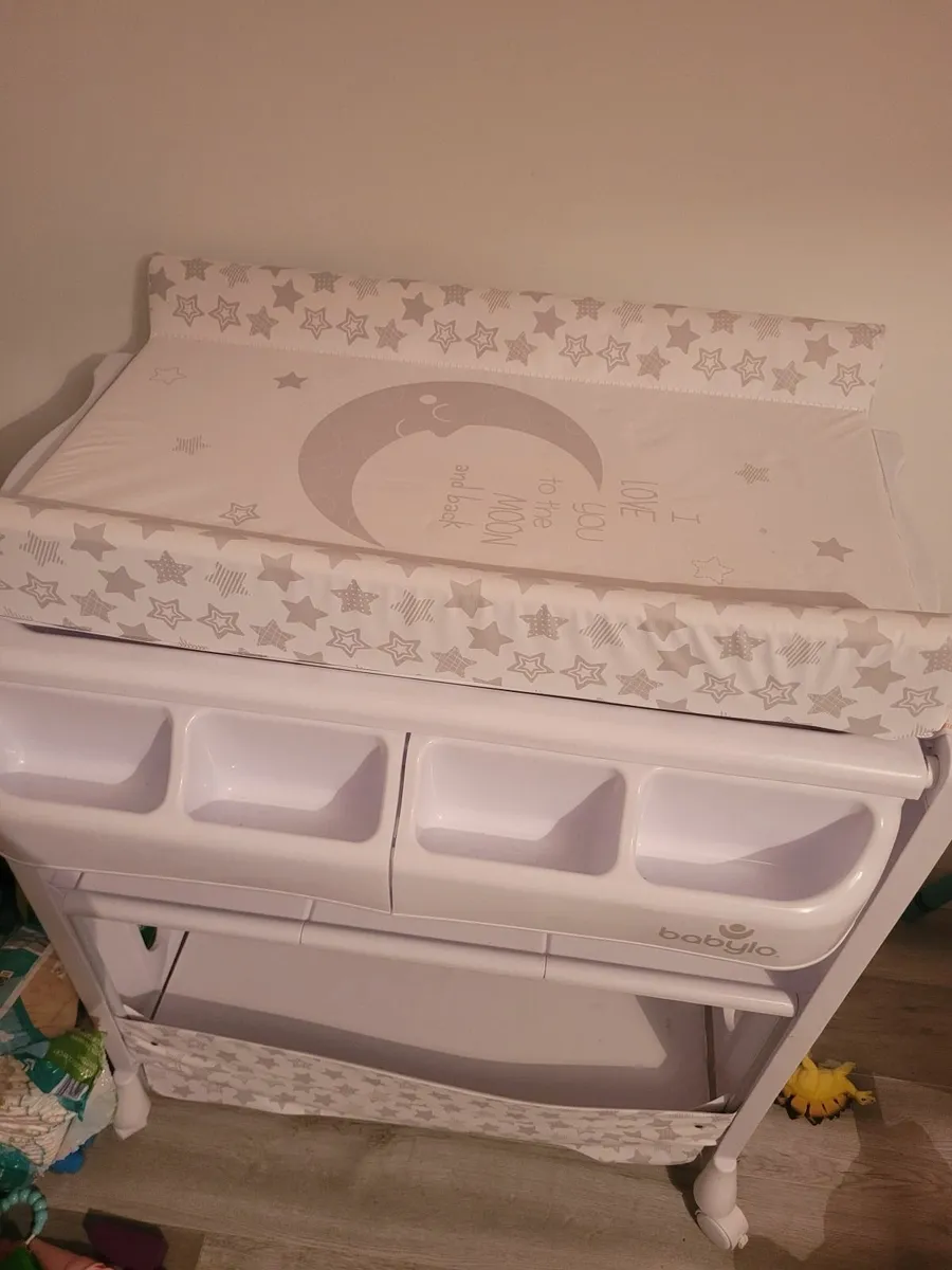 Baby changing unit - Image 2