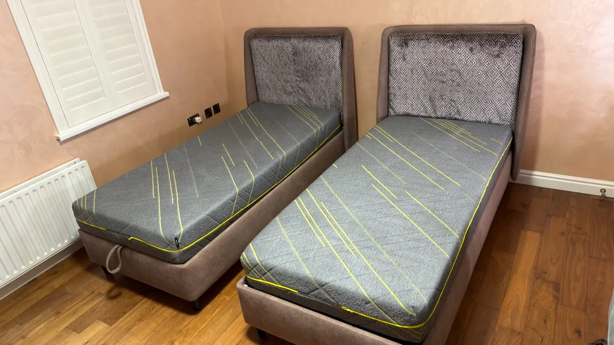 2 single beds - Image 2
