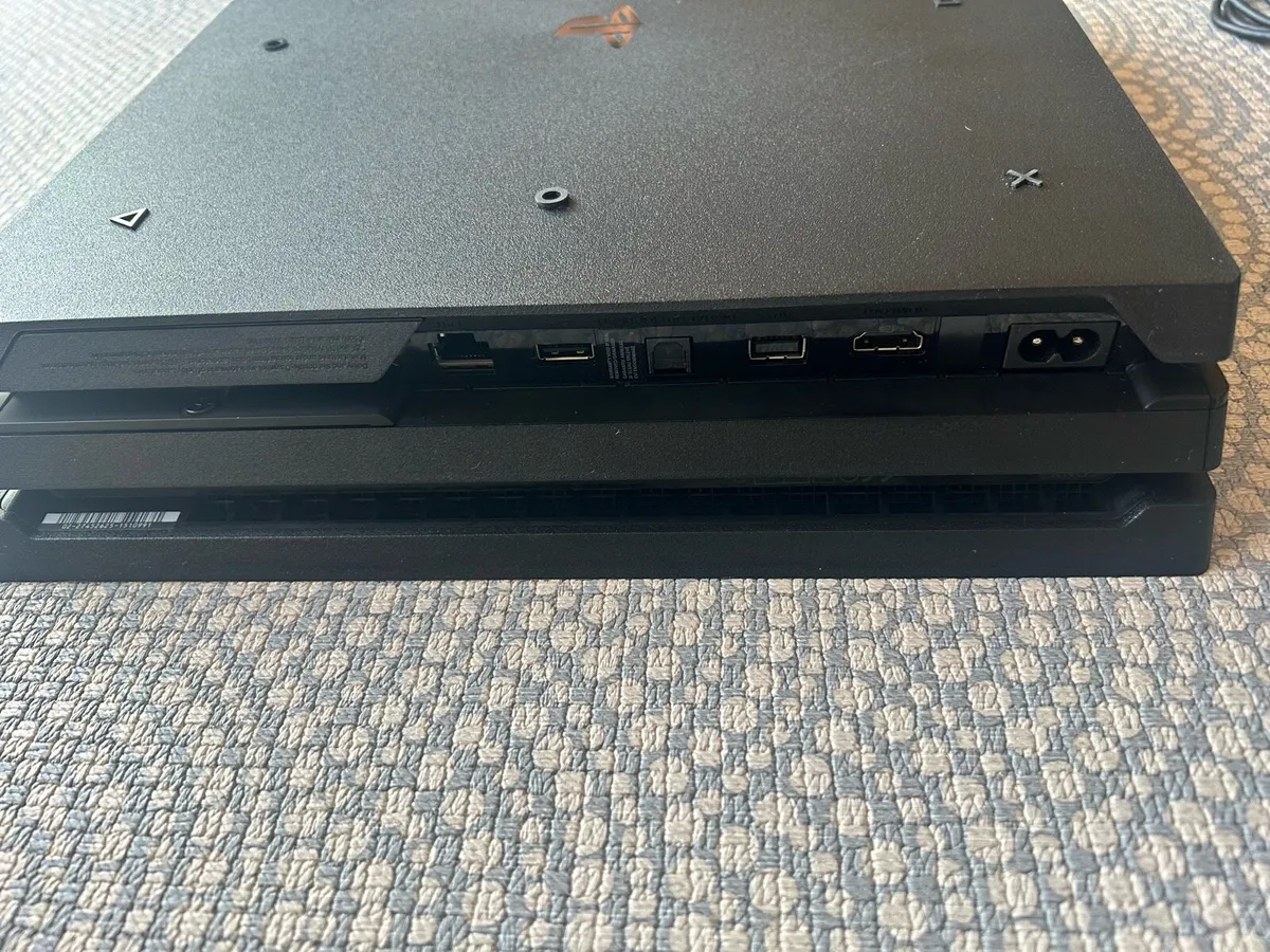 Playstation 4 pro - Image 3
