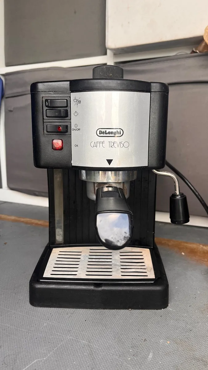 De’Longhi Coffee / Espresso Machine - Image 2