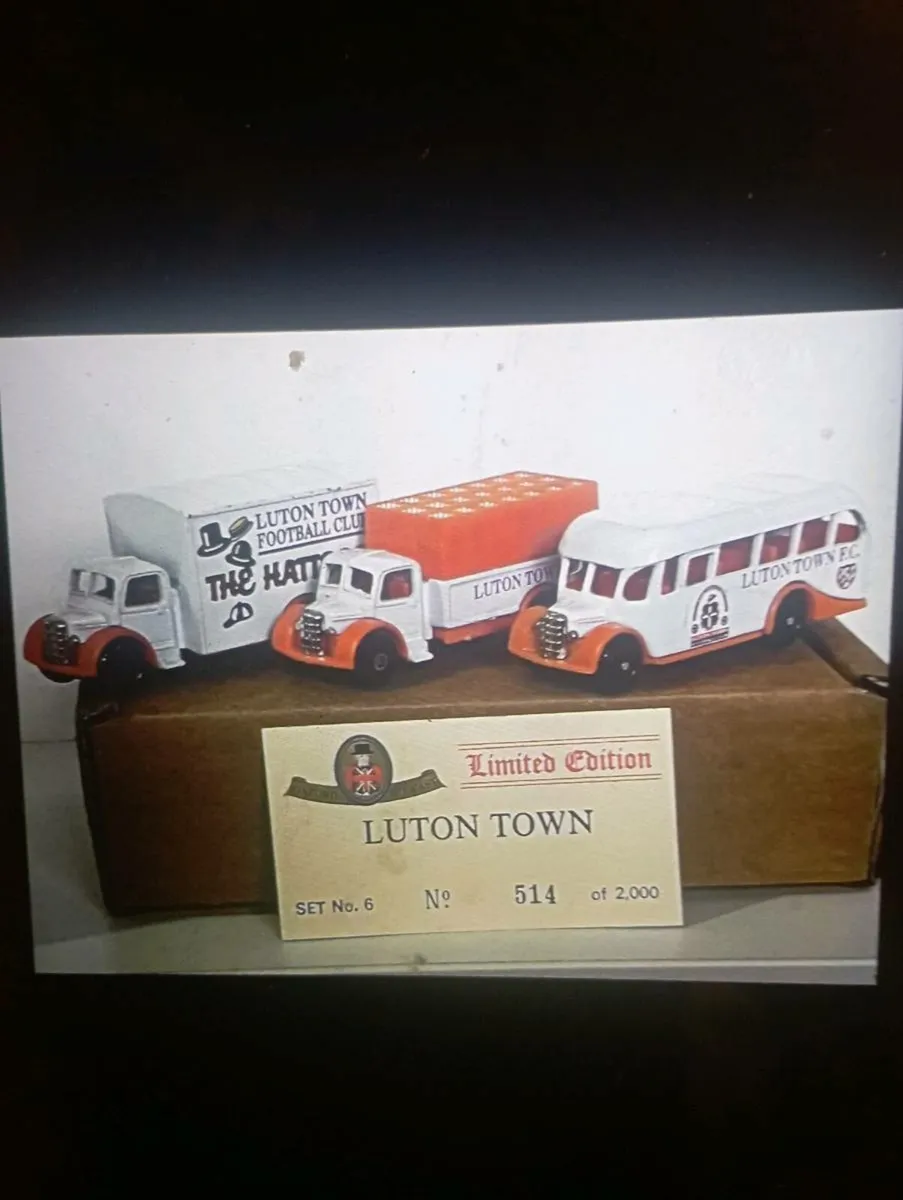 RATE OXFORD DIE-CAST  LUTON TOWN FOOTBALL CLUB  TR - Image 1