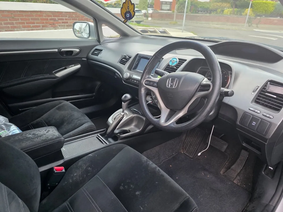 Honda Civic 2009- Hybrid (Automatic) - Image 3