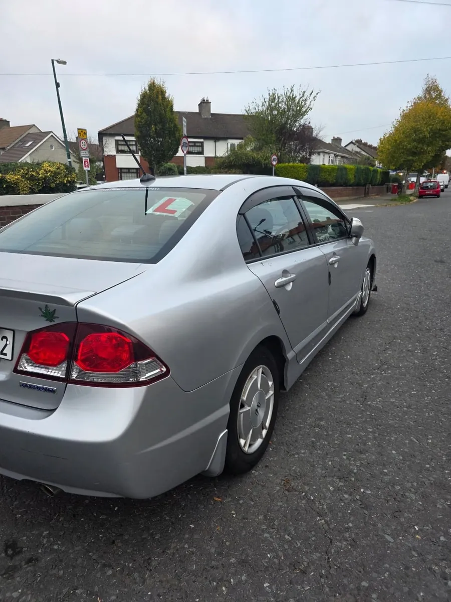 Honda Civic 2009- Hybrid (Automatic) - Image 4