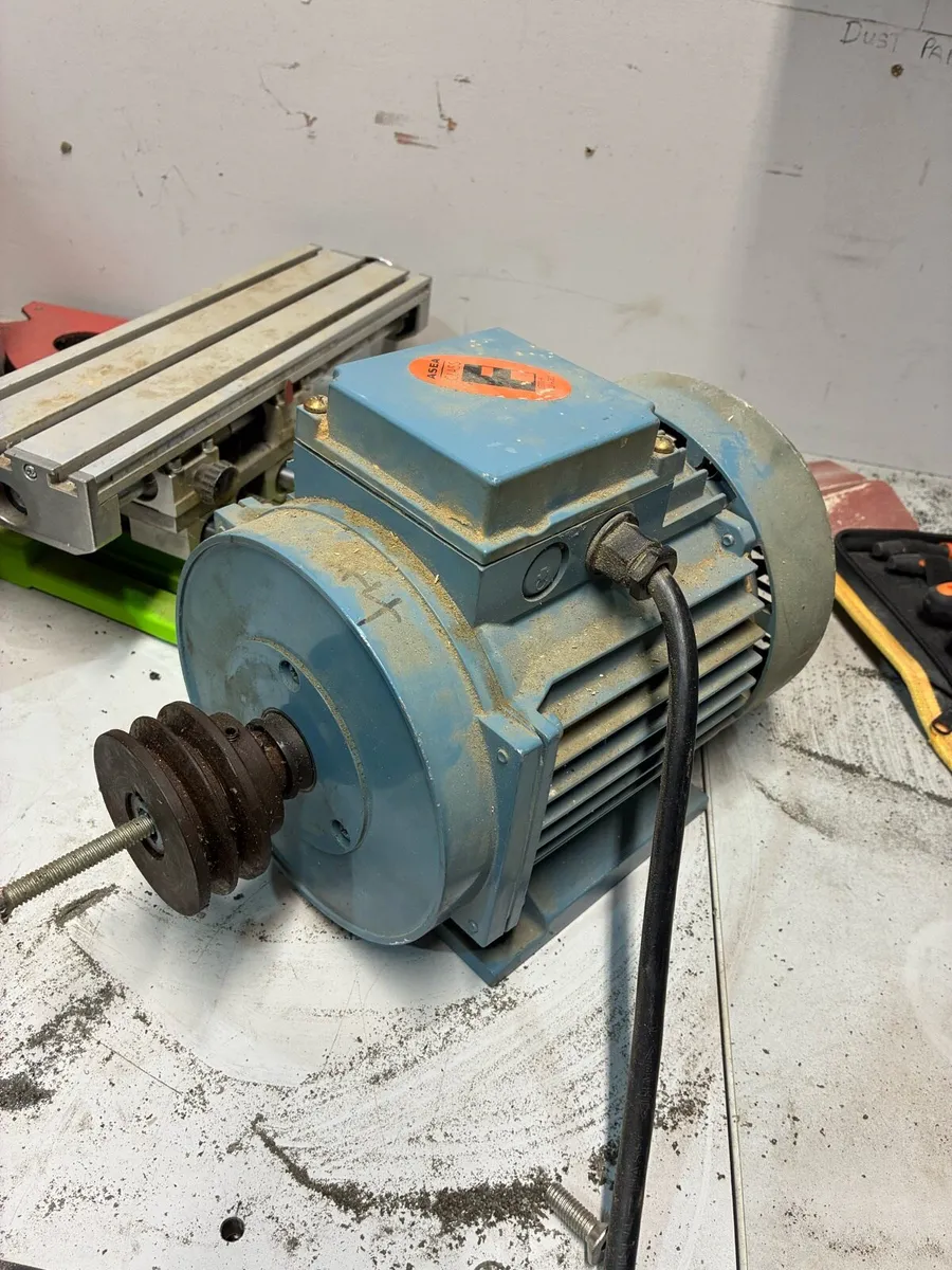 Three phase motor - Image 1