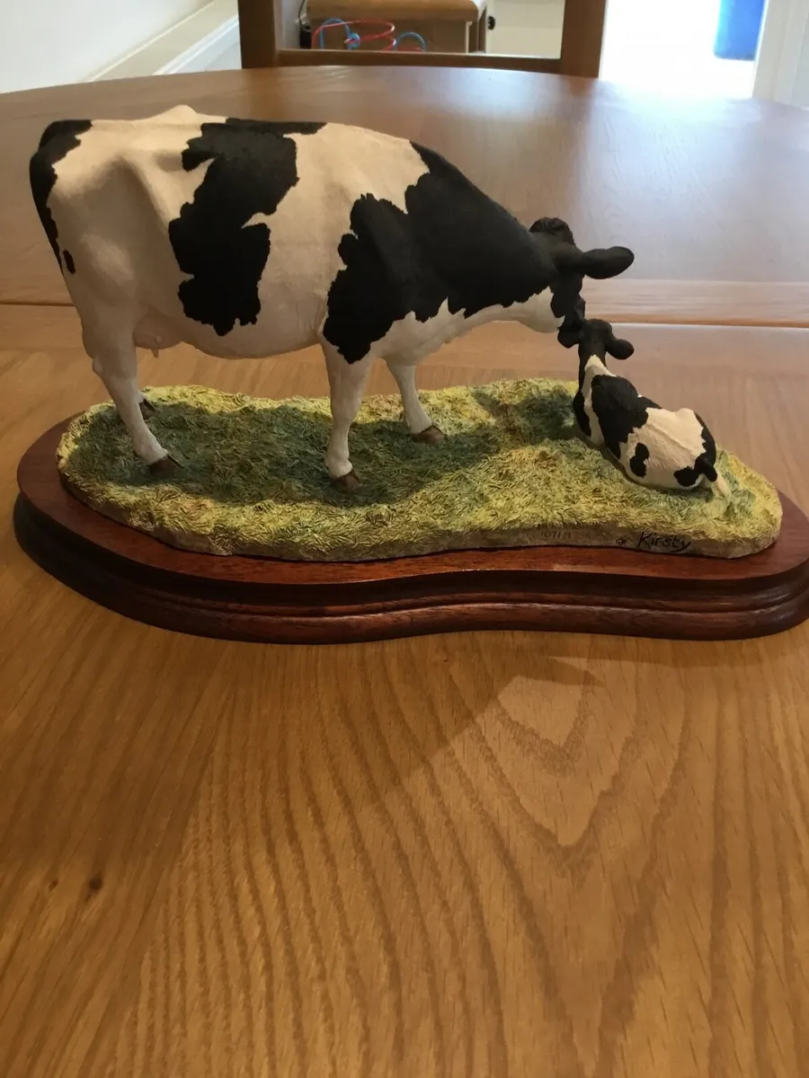 Limited edition Holstein/Friesian cow and calf - Image 4