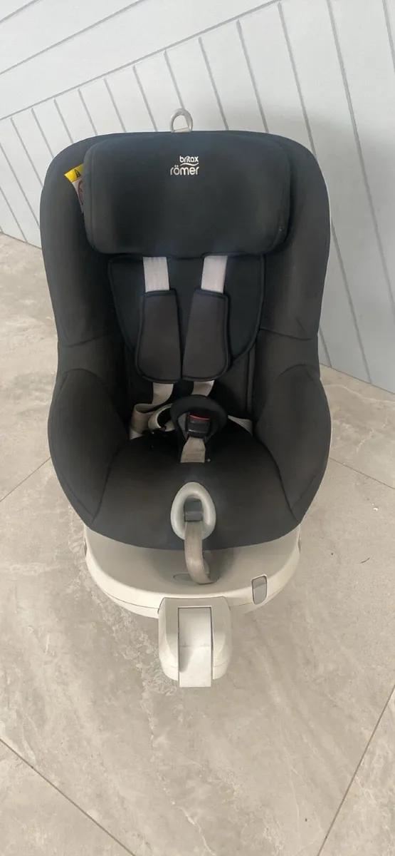 Car Seat - Image 2