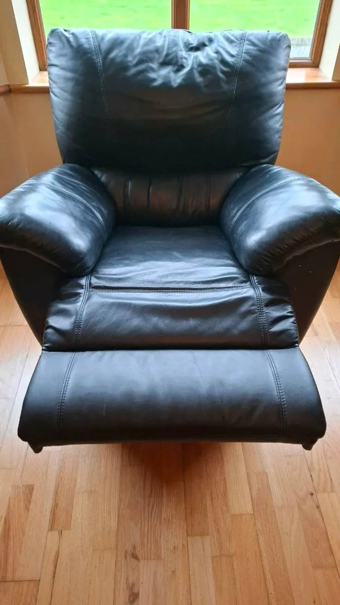 3+1+1 Black Leather Manual Recliner Suite - Image 4