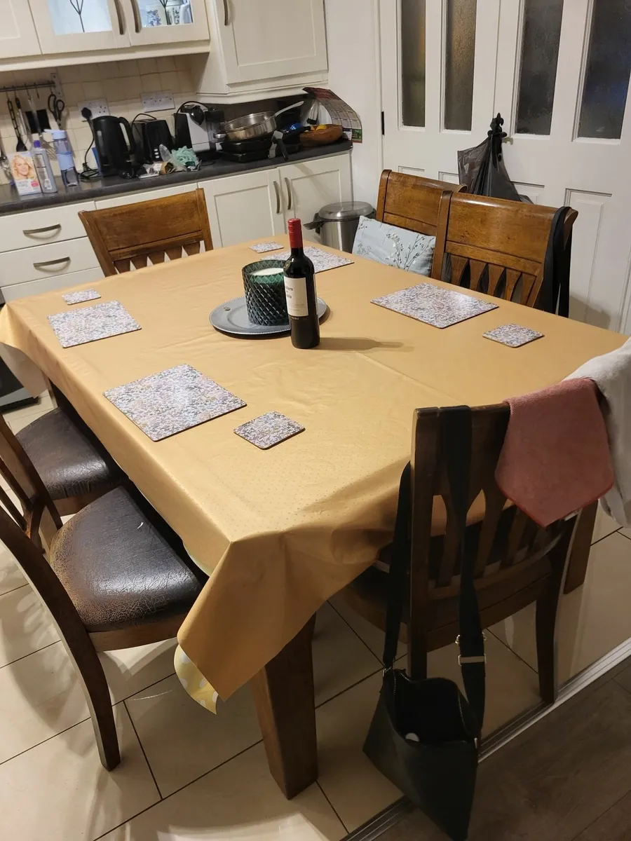 Extending Dining table with 6 chairs - Image 2