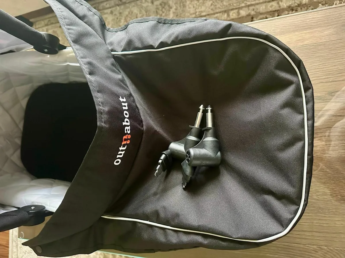 Out’n’About Nipper Single Carrycot – Black – €160 - Image 2