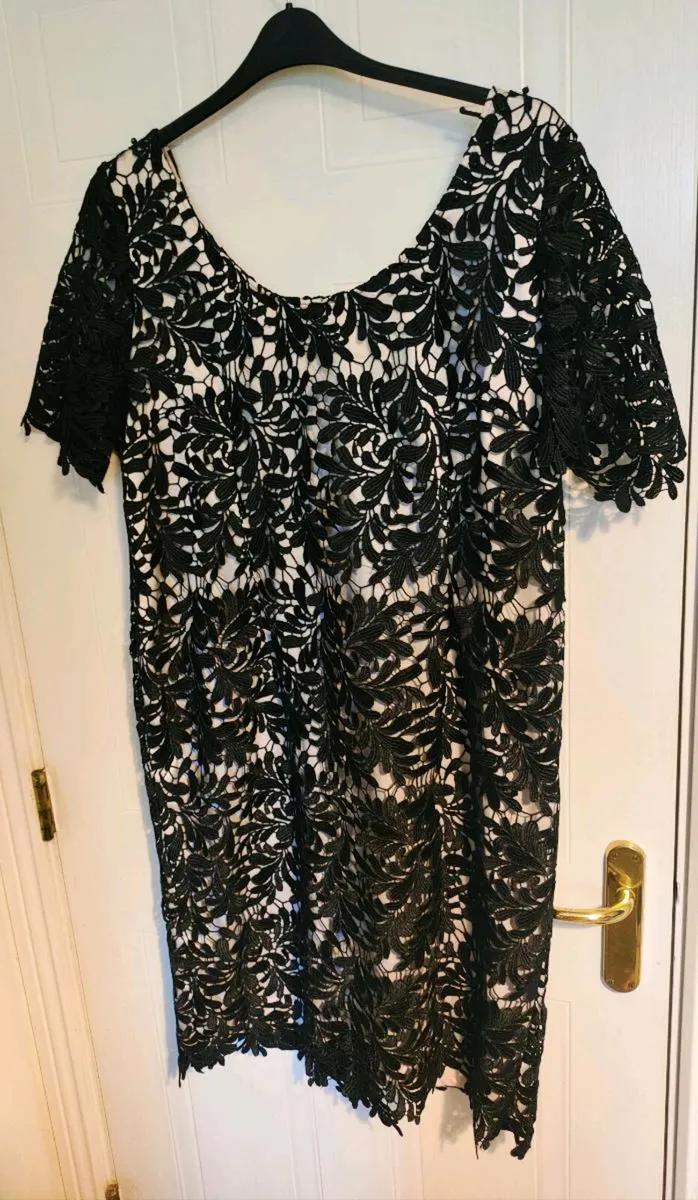 ✨ Jacques Vert Black Lace Dress – UK20 – Timeless - Image 3