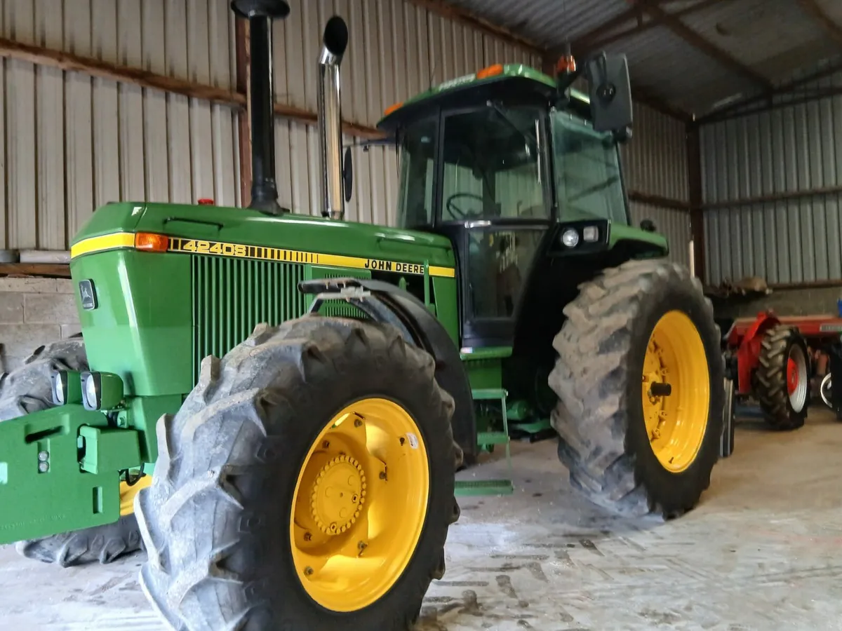 John Deere 4240s - Image 2
