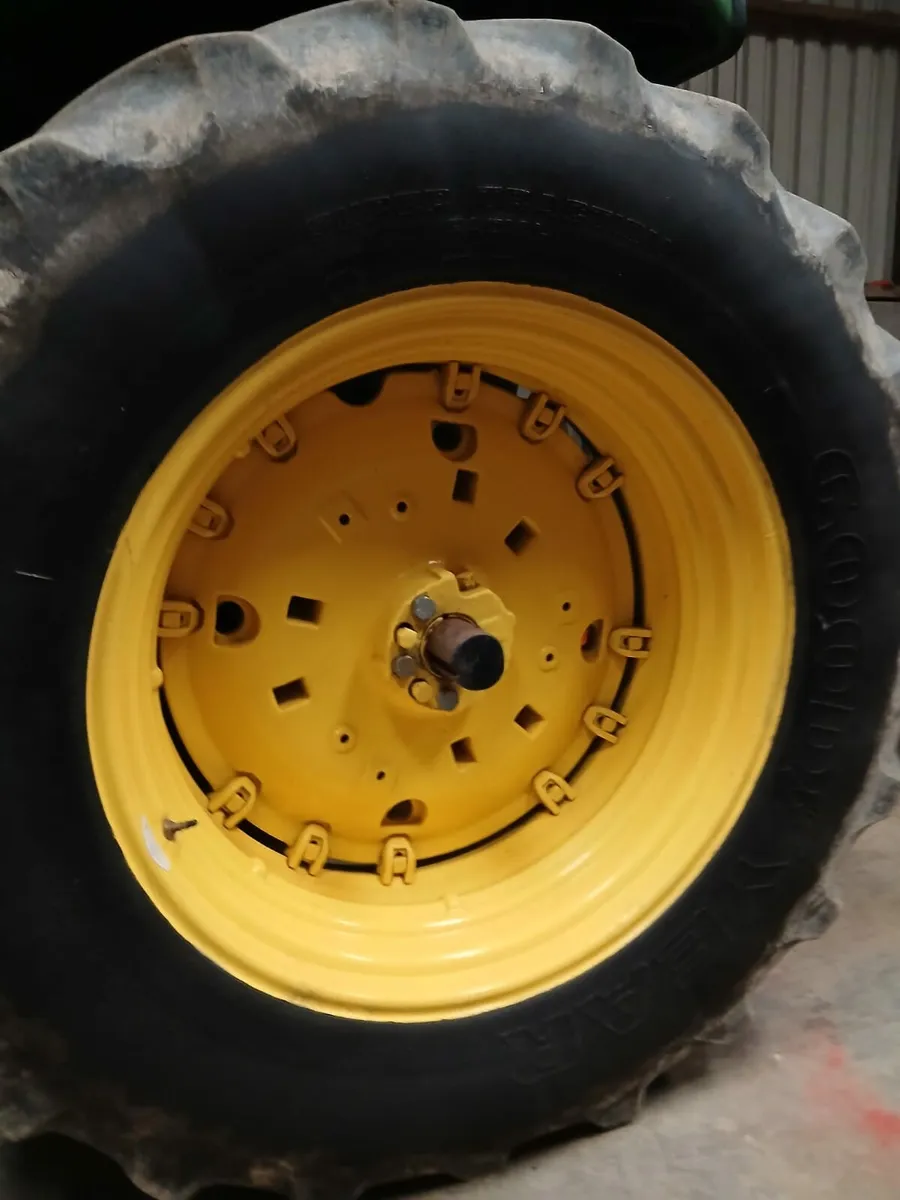 John Deere 4240s - Image 4
