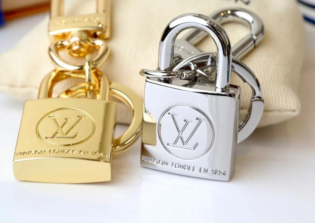 Louis Vuitton Lock Me Bag Charm Key Holder - Image 4