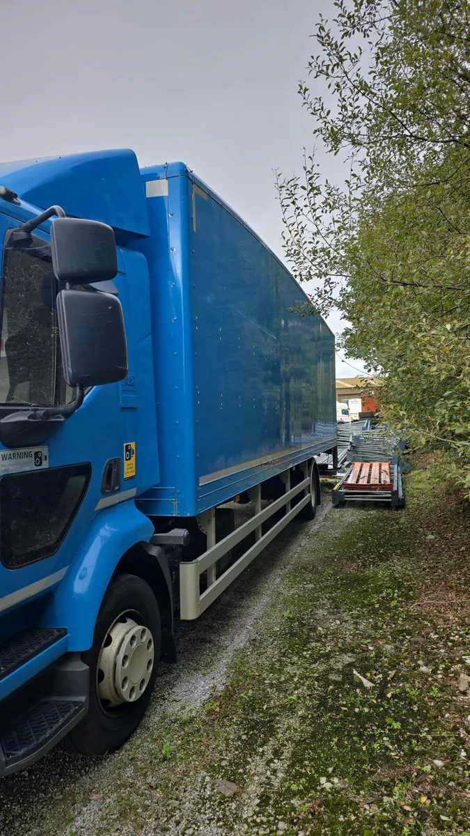 2019 Renault box body truck - Image 4