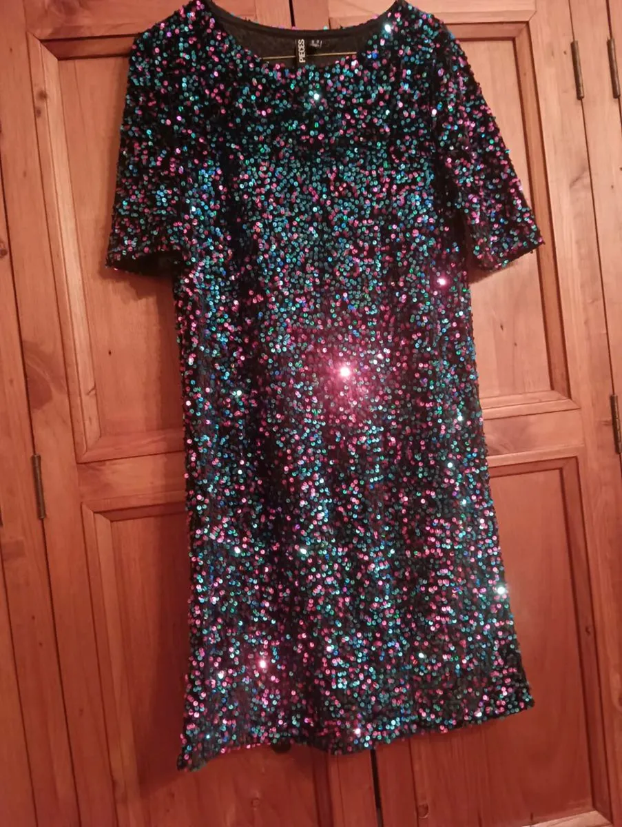 2 beautiful size small dresses lovely Christmas🥳 - Image 2