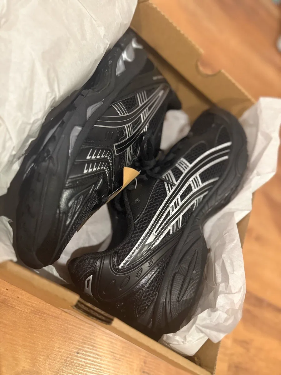ASICS gel kayano 14 - Image 1