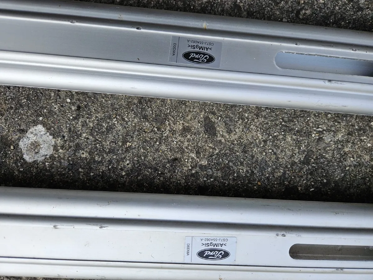 Genuine Ford Mondeo roof racks. Aluminium bars. - Image 3