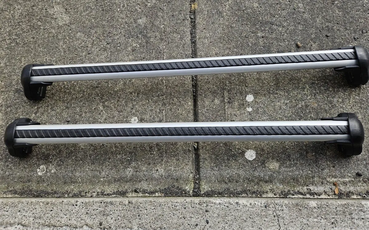 Genuine Ford Mondeo roof racks. Aluminium bars. - Image 1